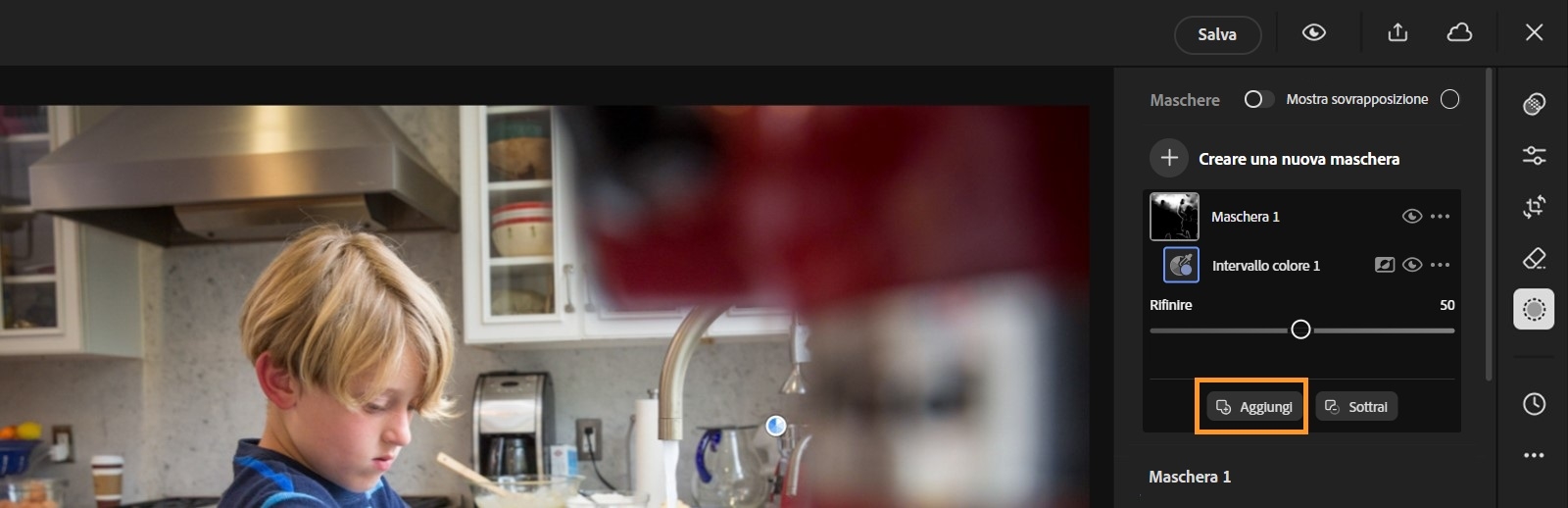 Pannello dello strumento Maschera con l’opzione Aggiungi evidenziata. Il pannello include anche le opzioni Mostra sovrapposizione, Crea nuova maschera e Sottrai maschera. Il cursore Perfeziona è impostato su 50.