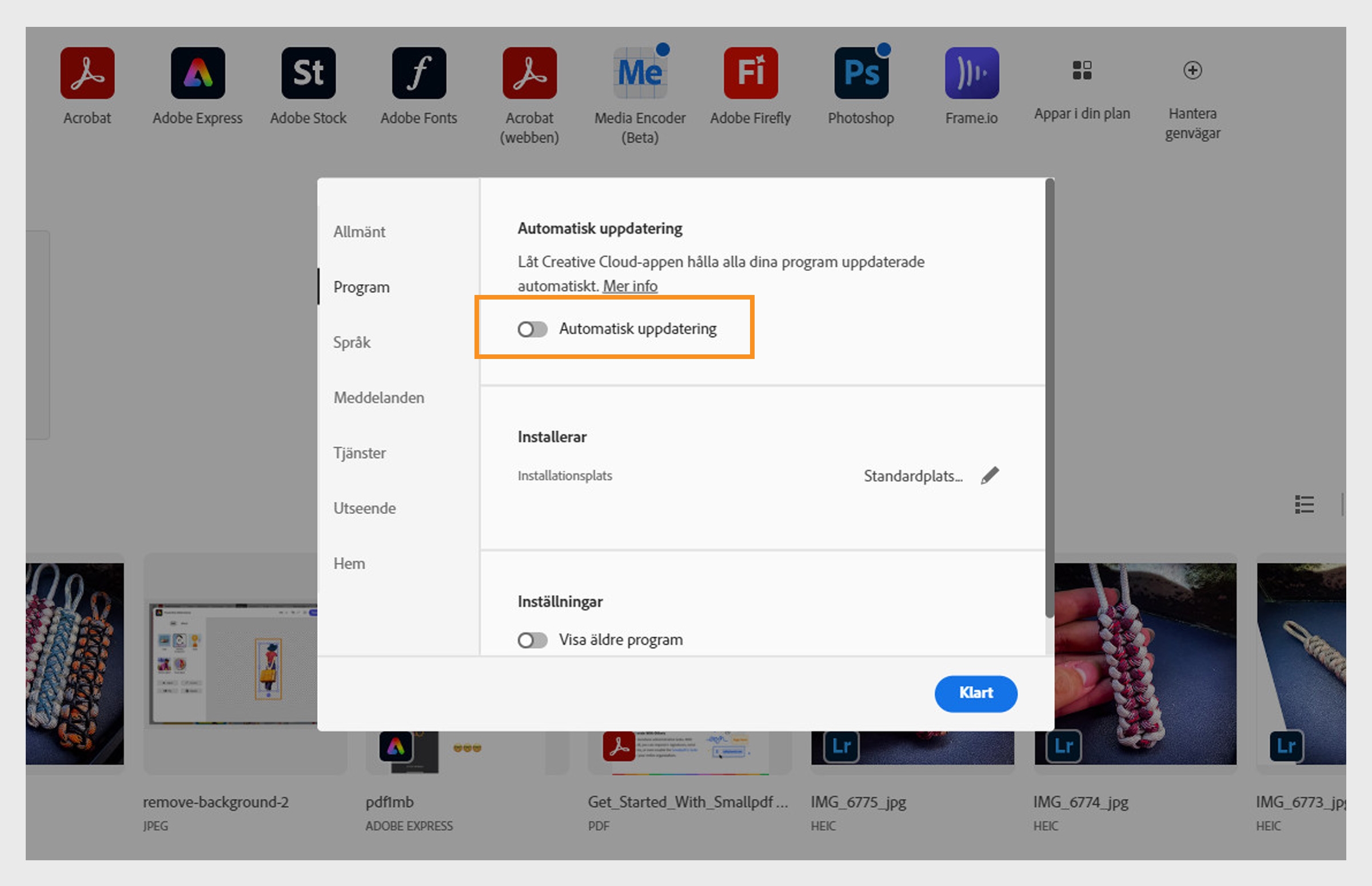 Fliken Appar i fönstret Inställningar ger möjlighet att slå på Automatisk uppdatering för alla appar. När den är påslagen kan du slå på eller av den för enskilda program. 